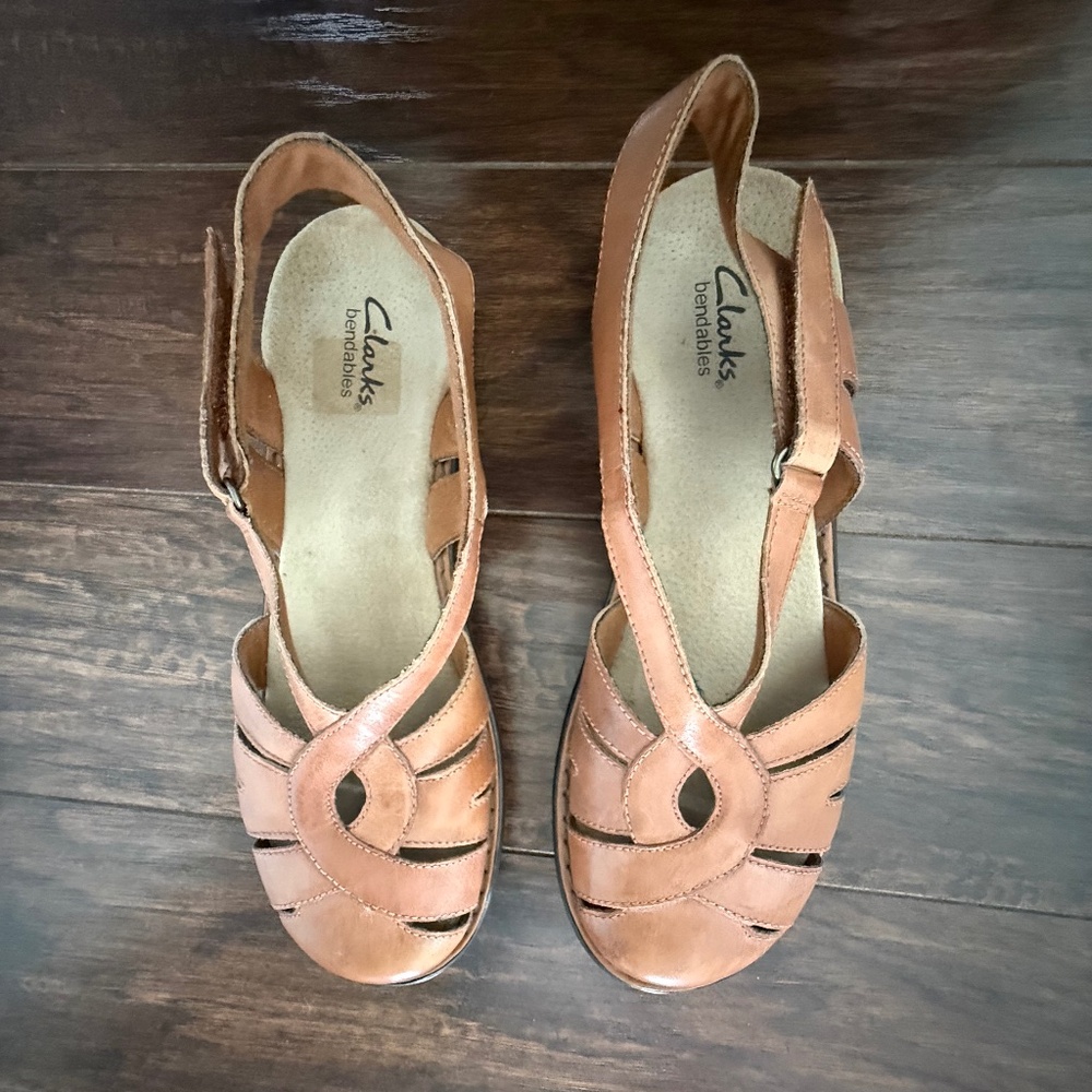 Clarks Bendables Leather Sandals Tan Closed Toe Size 9 - Picture 11 of 13